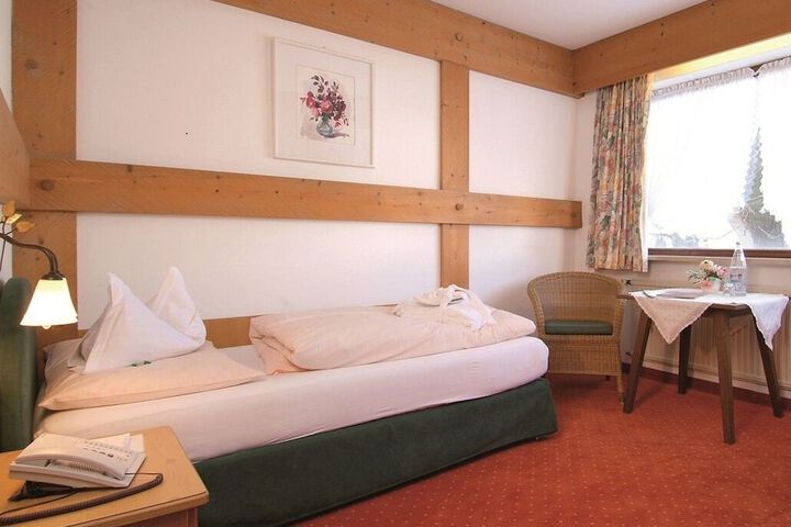 Room 6 of 55