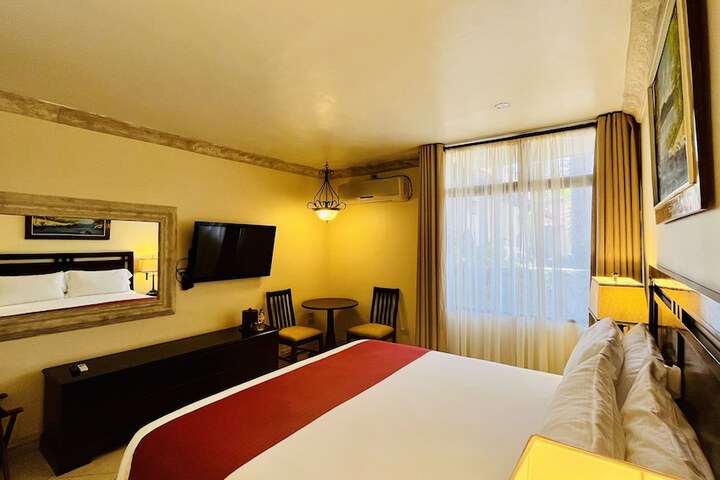 Room 9 of 29