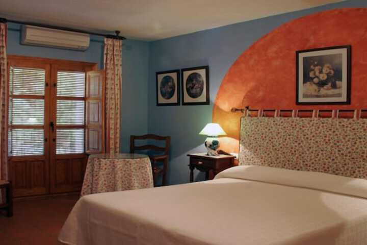 Room 6 of 43