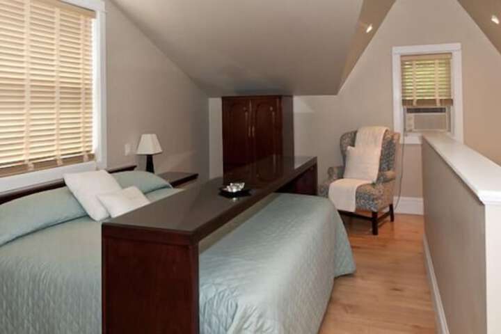 Room 9 of 42