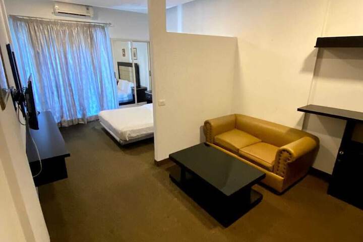 Room 10 of 12