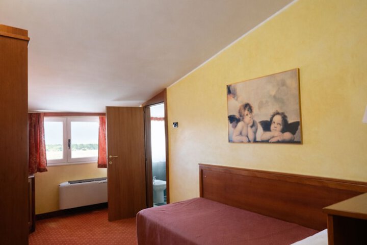 Room 38 of 105