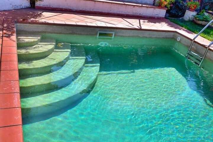Hotel Pool