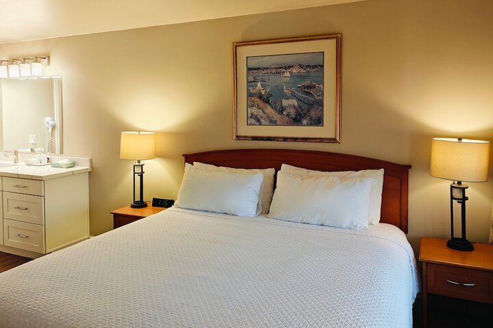 Room 3 of 18