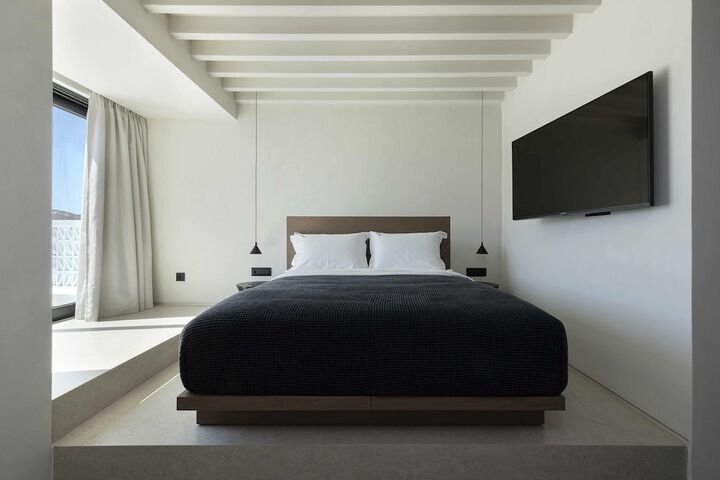Room 13 of 81