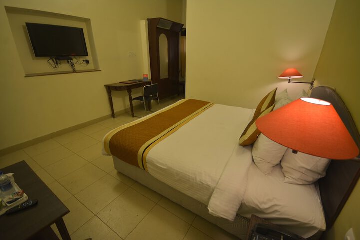 Room 16 of 46