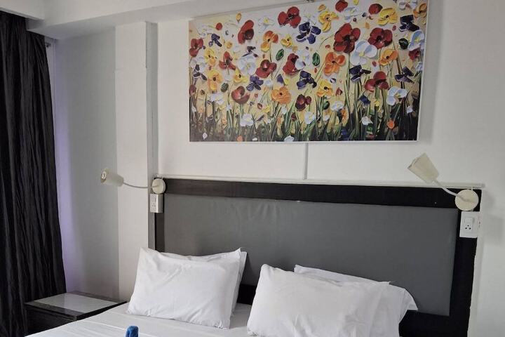 Room 26 of 111