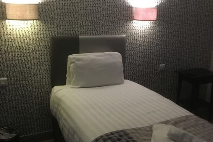 Room 19 of 106