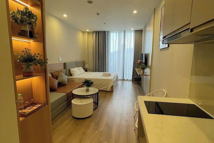 Room 6 of 19