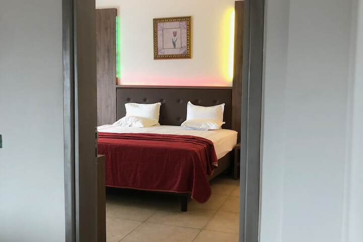 Room 10 of 71