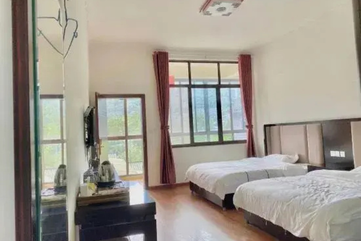 Room 3 of 13