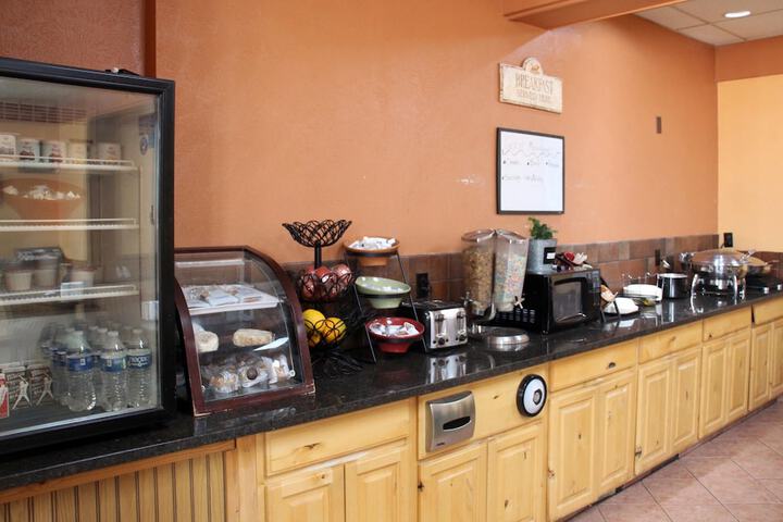 Breakfast/Coffee Service 35 of 47