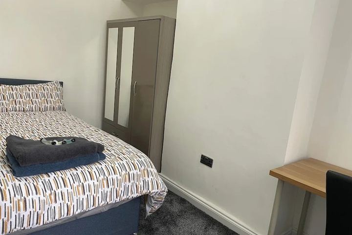 Room 5 of 15