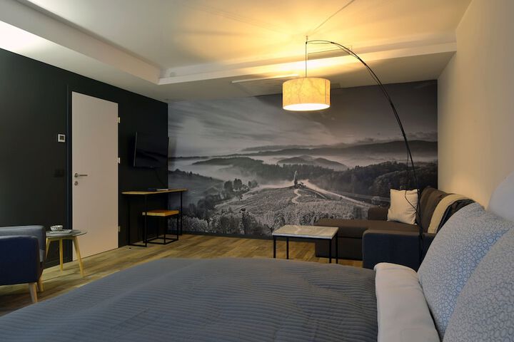 Room 2 of 20