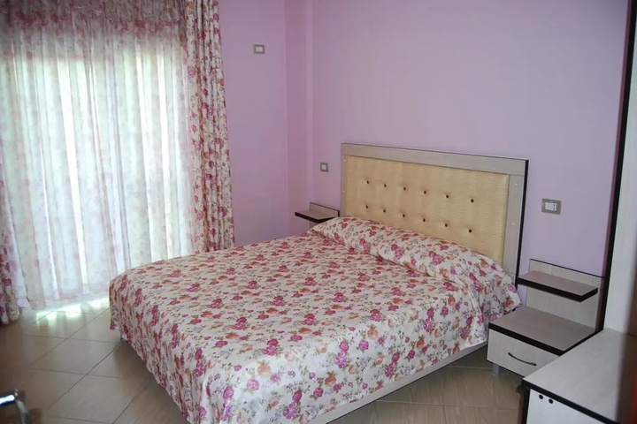 Room 3 of 28