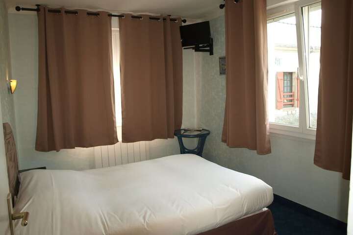 Room 5 of 34