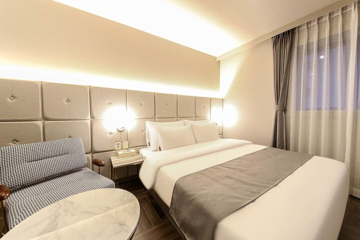 Room 22 of 45
