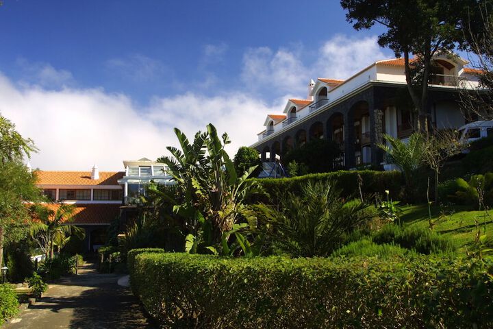 Hotel Exterior 50 of 55