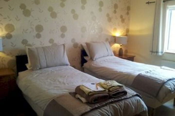 Room 2 of 7