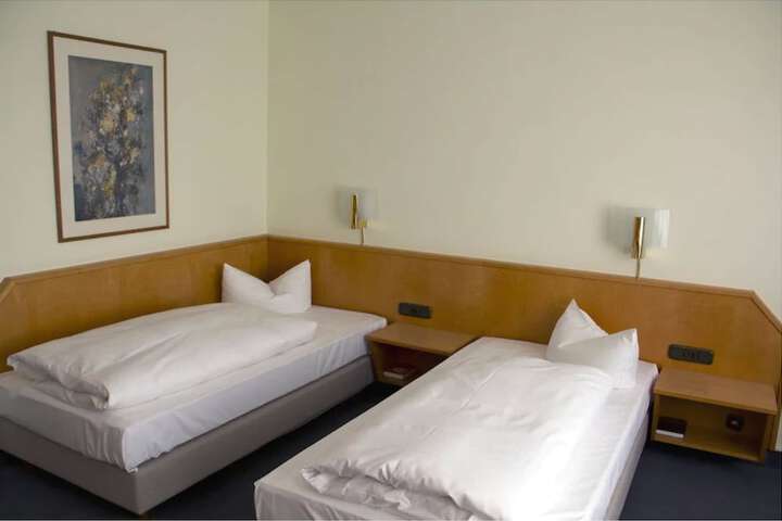 Room 8 of 60