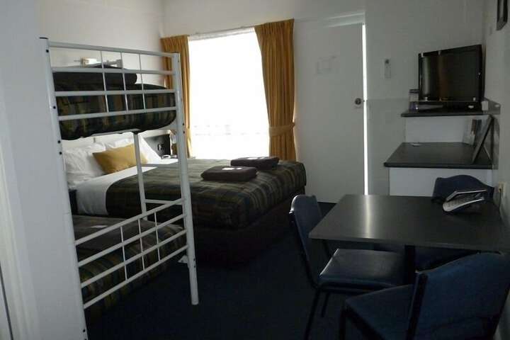 Room 14 of 37