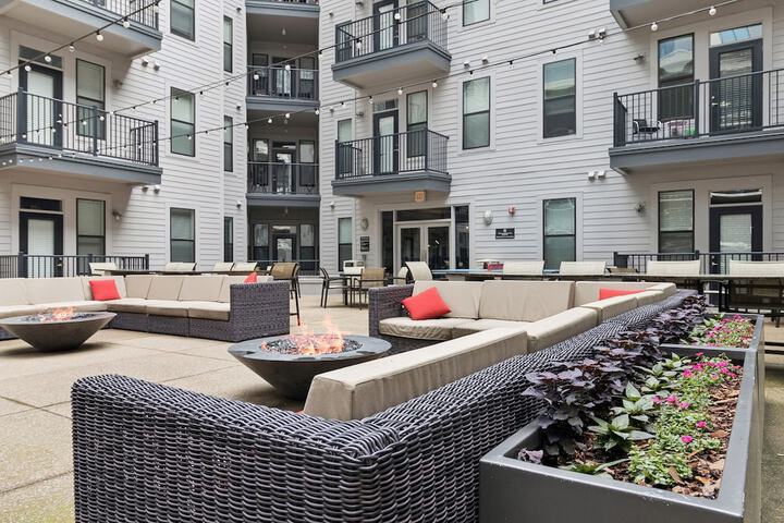 Hotel Exterior 54 of 55