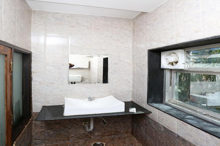 Oyo 6325 Hotel Kiran