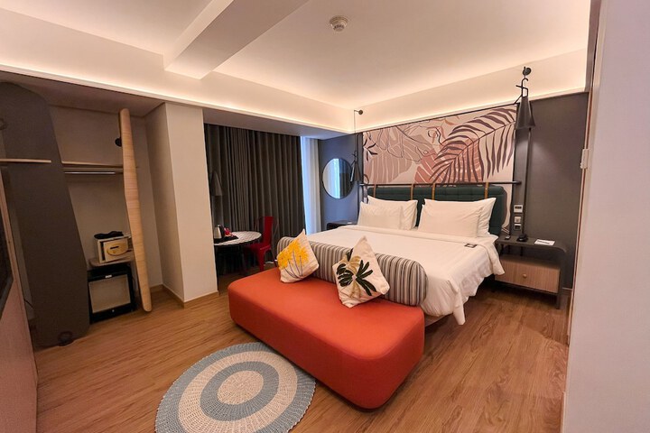Room 13 of 68