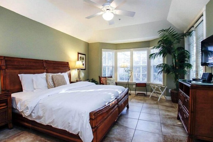 Room 2 of 32