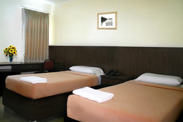Room 7 of 42