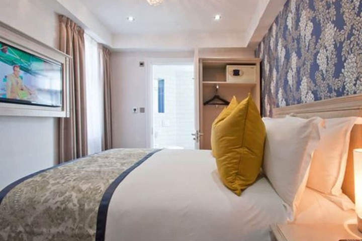Room 21 of 50