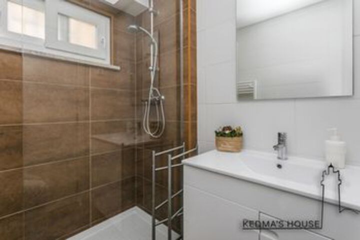 Room 6 of 43