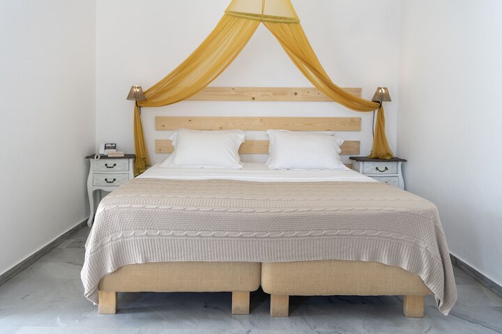 Room 17 of 183