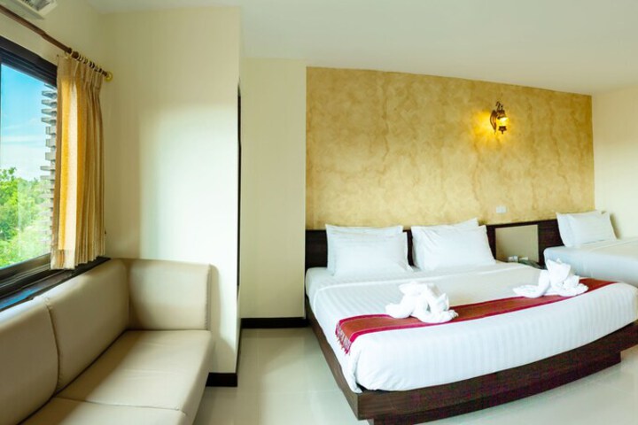 Room 40 of 183