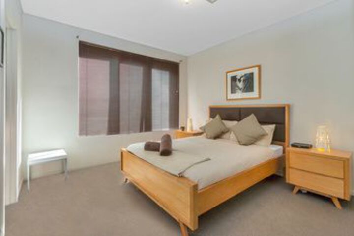 Room 9 of 17