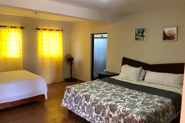Room 5 of 8