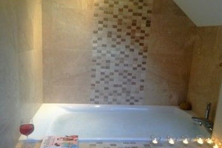 Room 5 of 15