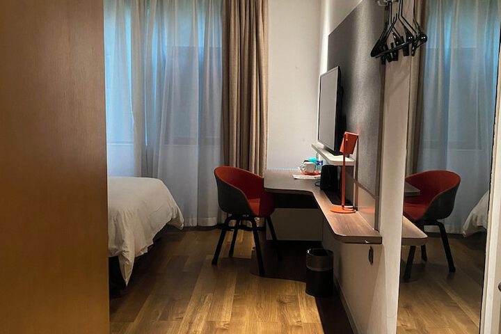 Room 12 of 56