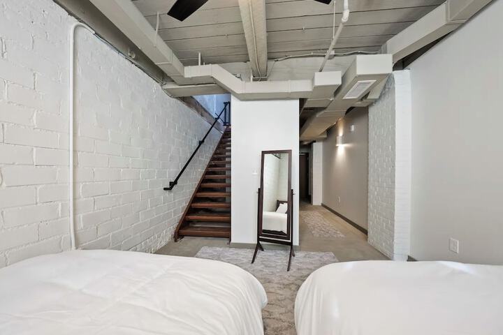 Room 7 of 237