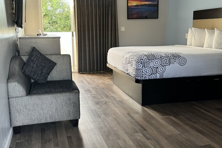 1 King Bed (21 of 22)