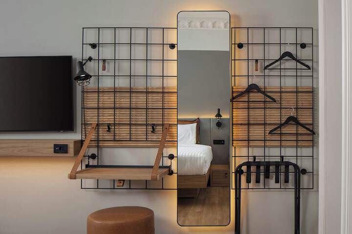 Room 18 of 54