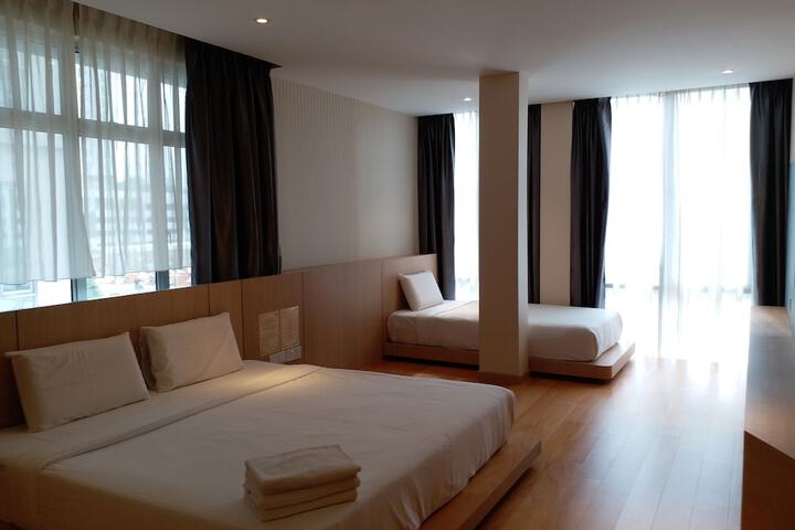 Room 8 of 31