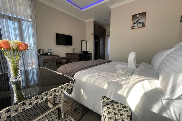 Room 8 of 24