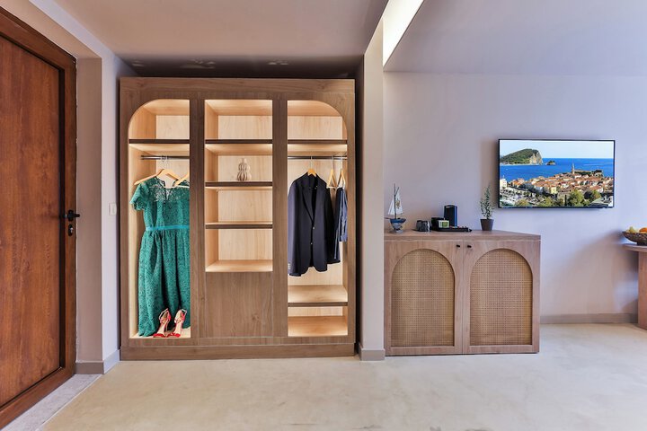 Room 17 of 75