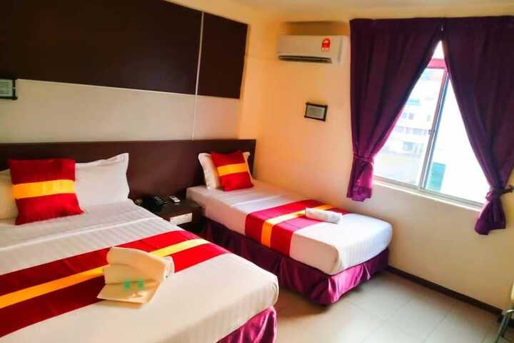 Room 6 of 30