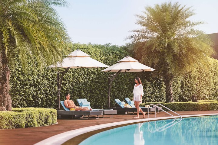 Pool Hotel