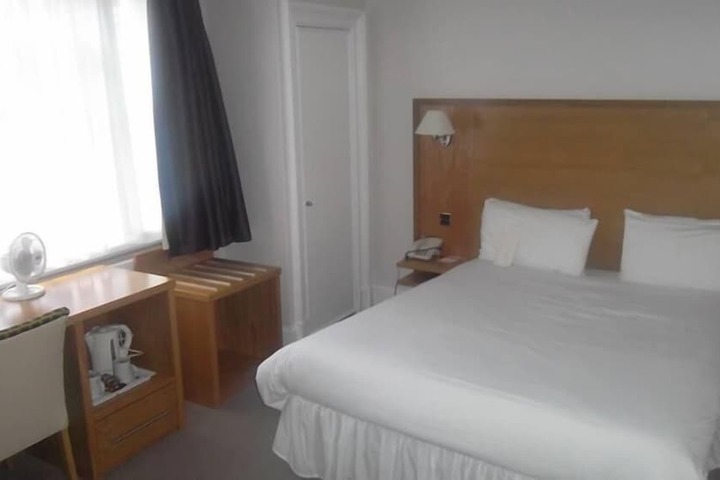 Room 27 of 116