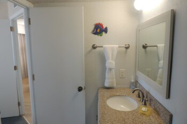 Room 9 of 48