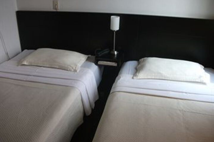 Room 2 of 25