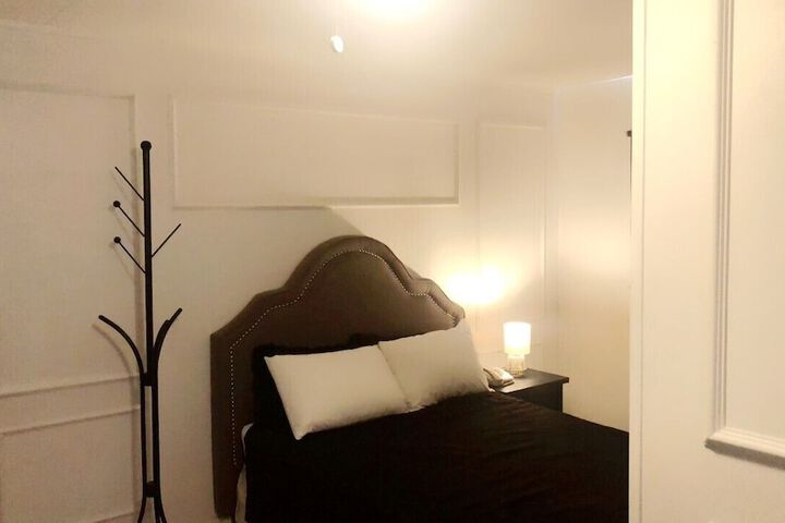 Room 5 of 29